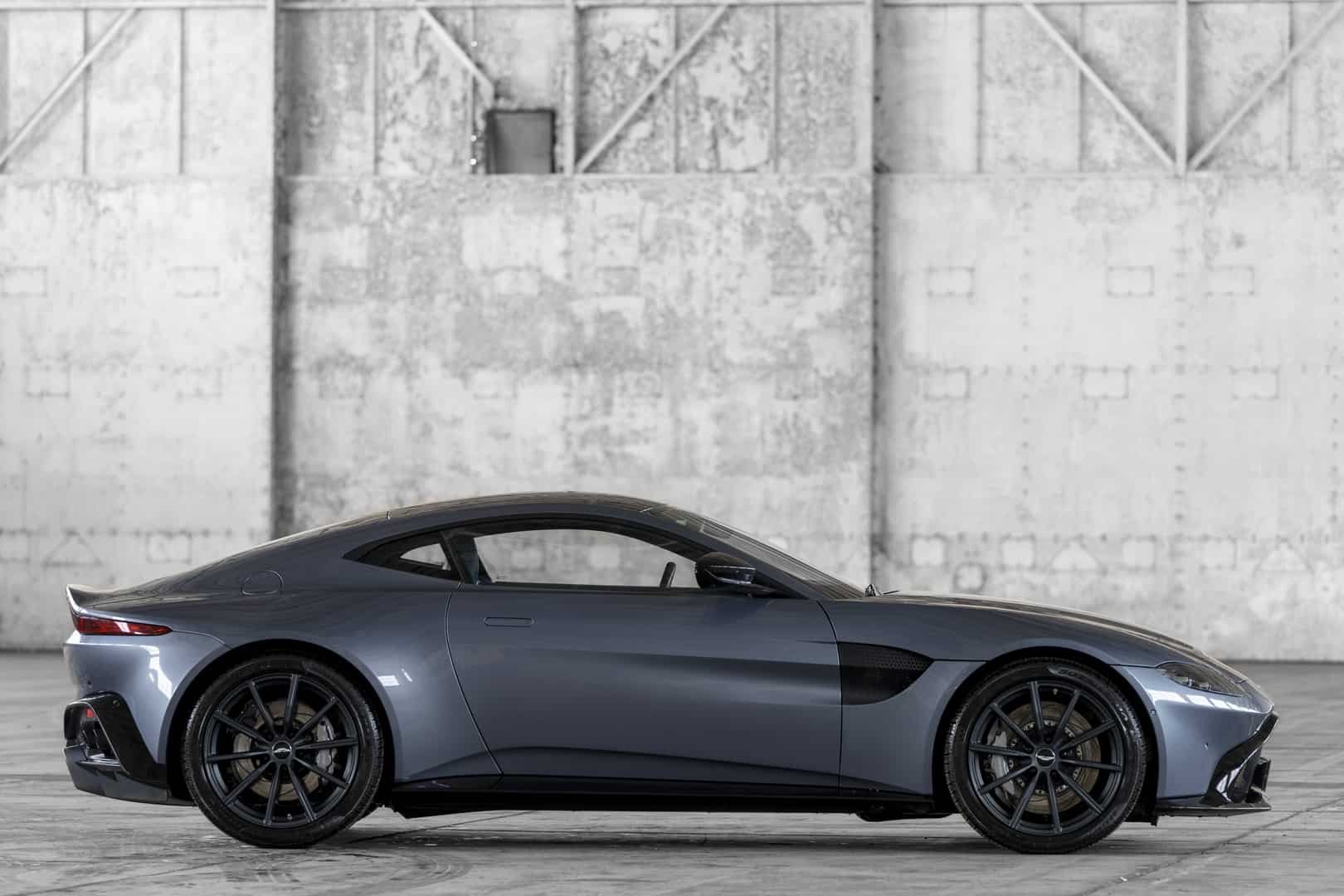 Aston Martin New Vantage